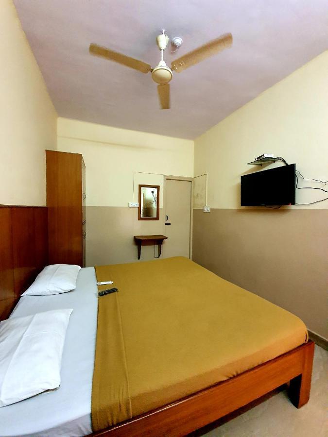 Hotel Veekay Residency Bangalore Esterno foto